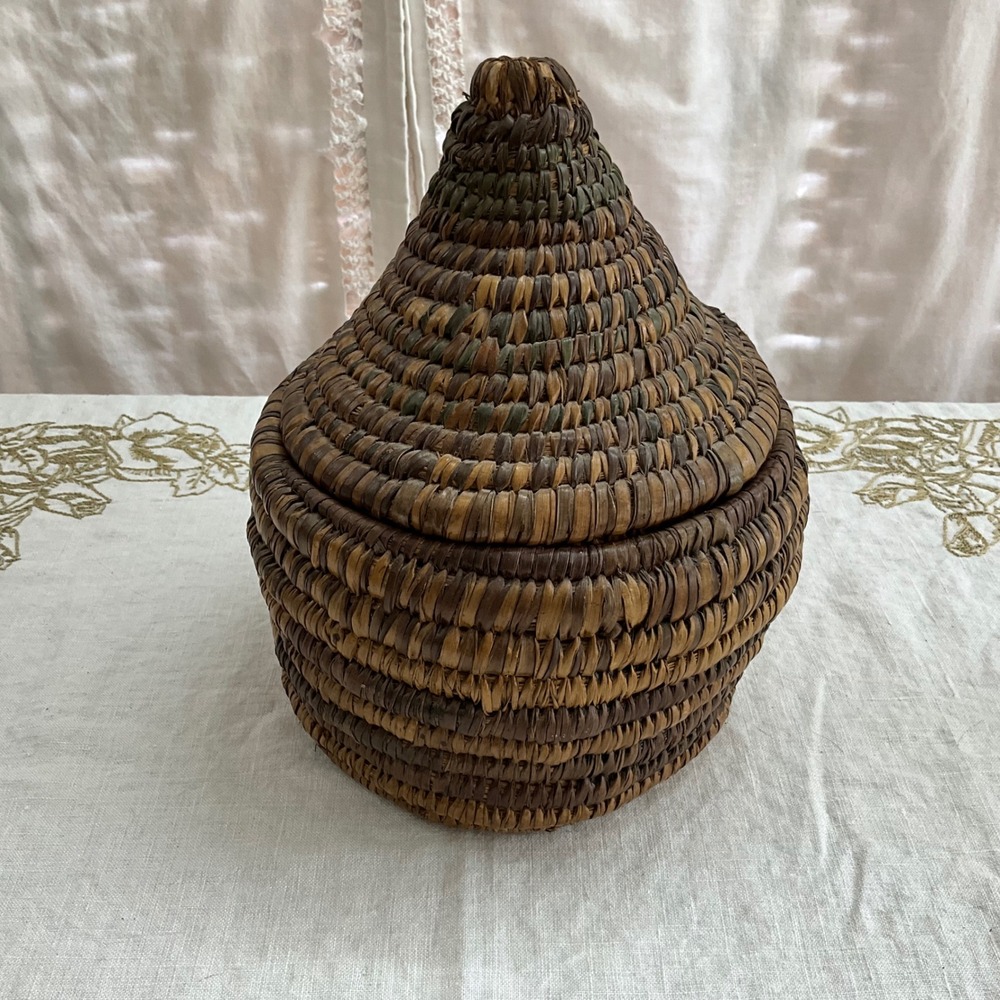 Vintage Handwoven Coiled Sweetgrass Basket Conical Lid 9" Gullah?‎ Boho Hippie